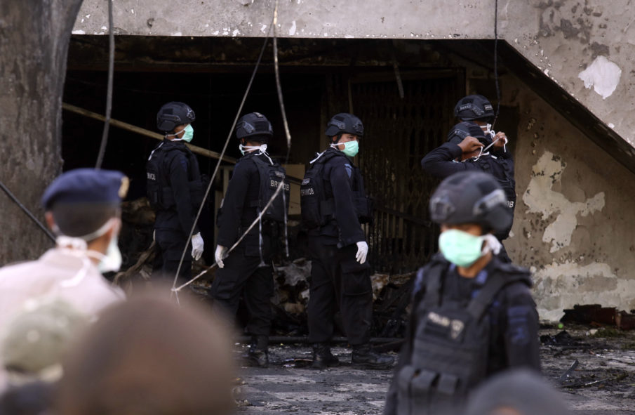 Family conducts simultaneous suicide attacks on Indonesian churches