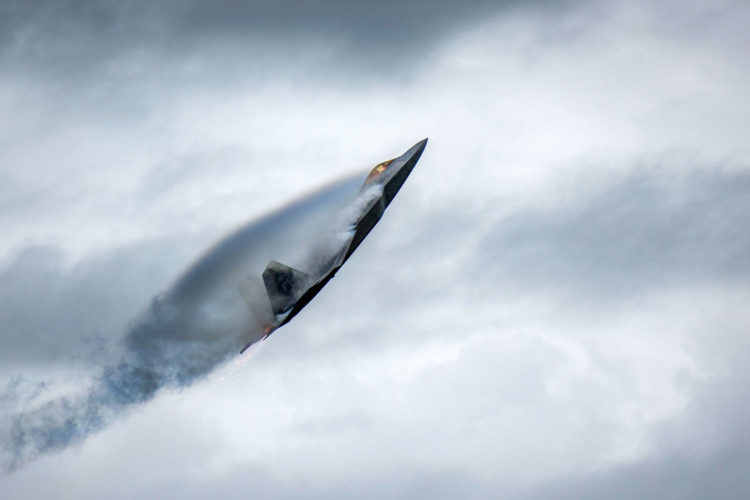 Picture of the Day: Air Combat Command F-22 Demonstration Team Power Demo!