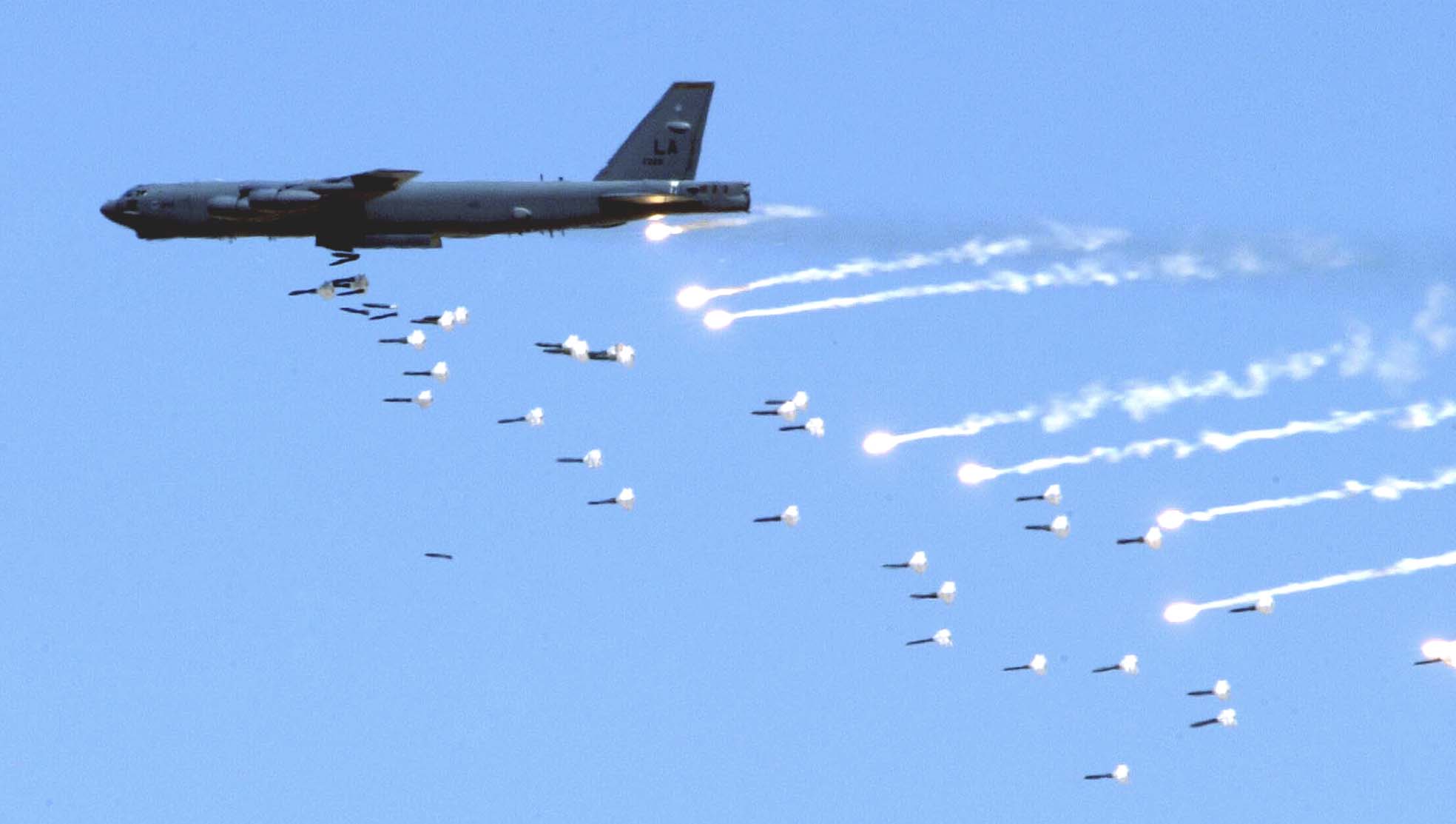 America's Oldest Bomber Could Become Its Most Powerful 'arsenal Plane ...