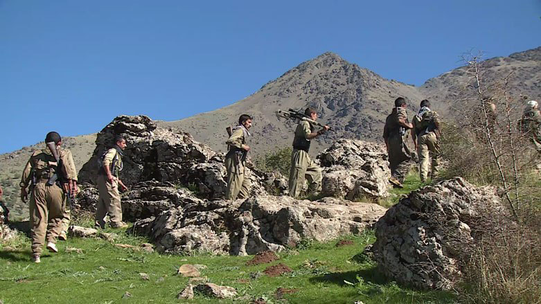 Kurdish PDKI soldiers kill Iranian Revolutionary Guards in direct action raid