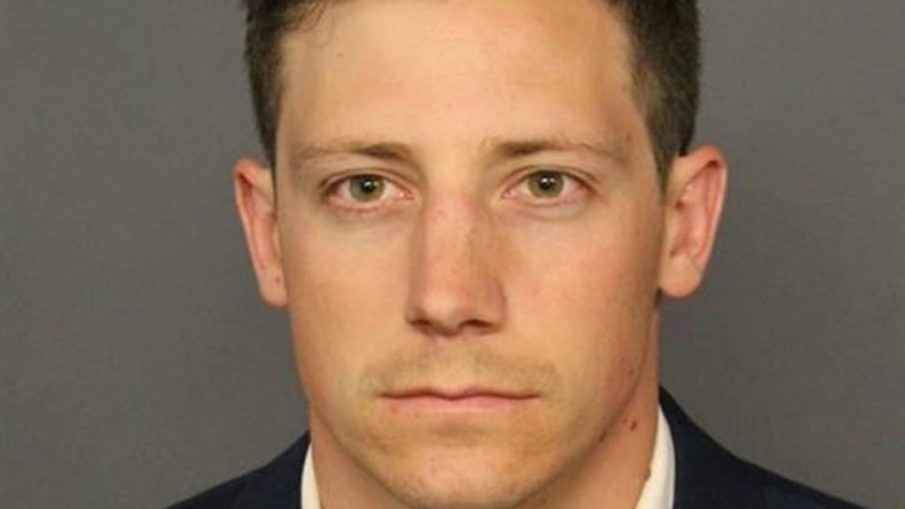 Backflipping FBI agent that shot bystander cleared to carry firearm again by judge