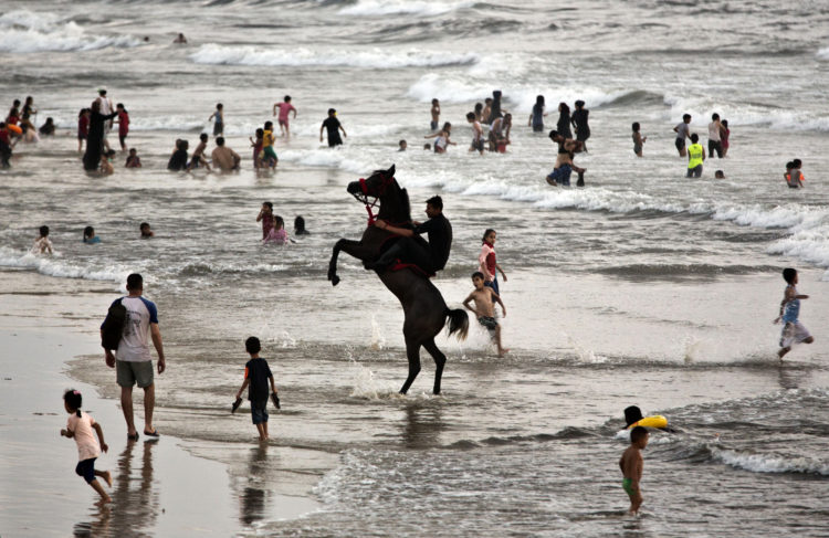 The Pic of the Day: A day at the beach in Gaza City