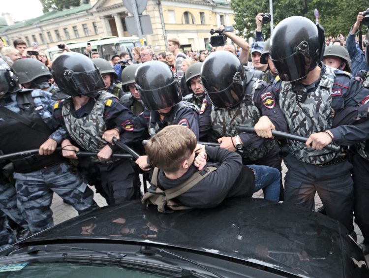 The Pic of the Day: Russian police crack down on protesters