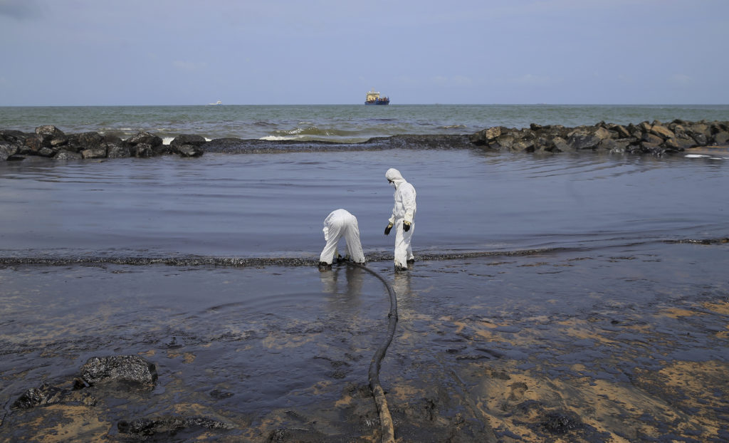 The Pic of the Day Oil spill clean up begins in Sri Lanka SOFREP