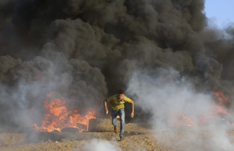 The Pic of the Day: Palestinian protests at the Gaza Strip