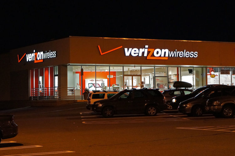 More than 10,000 Verizon employees take buyout as company reorganizes ahead of 5G deployment