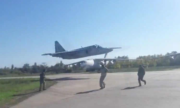 Watch: Ukrainian Su-25 comes in on the craziest low pass you might ever see