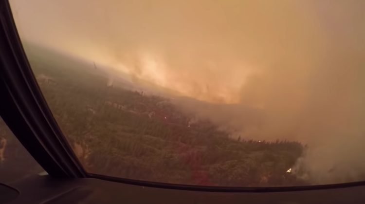 Watch: Amazing cockpit footage of a C-130 fighting California wildfires earlier this year