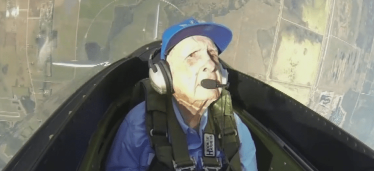Watch: WWII Fighter pilot takes to the skies once more in a vintage P-51 Mustang