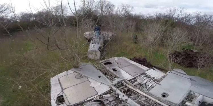 That time a YouTuber found F-14 Tomcats and an F-4 Phantom rotting in the woods