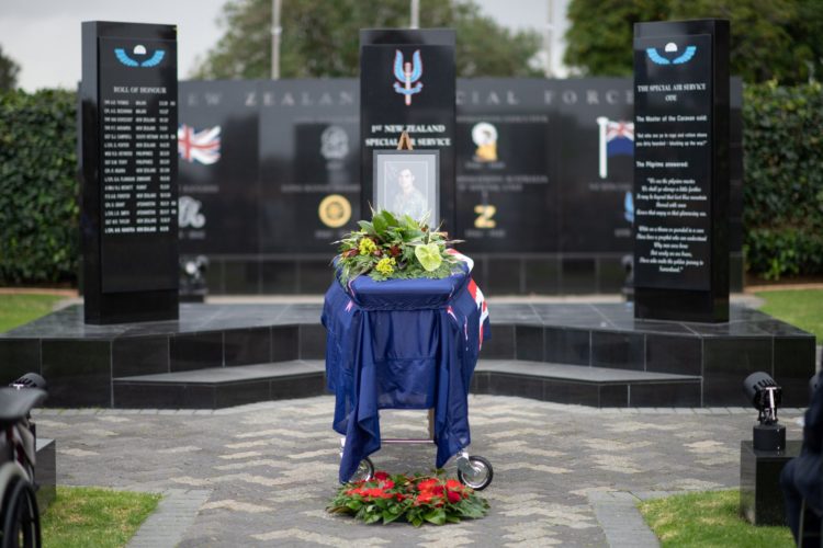 The Pic of the Day: New Zealand Special Air Service operators honor fallen brother