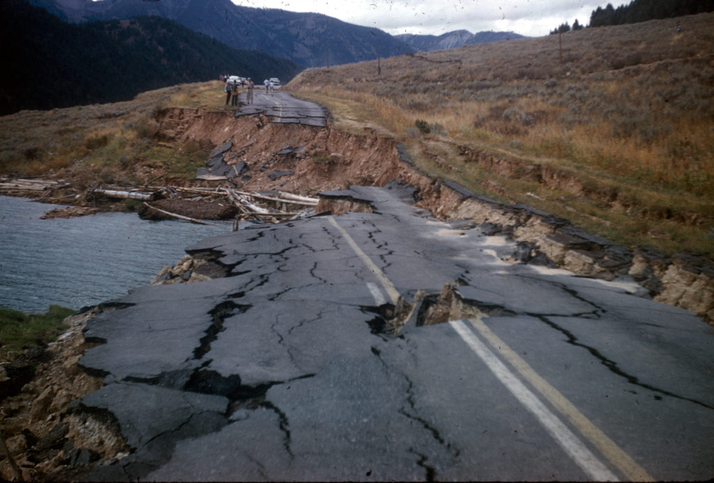 here-are-the-essentials-you-ll-need-earthquake-kits-emergency