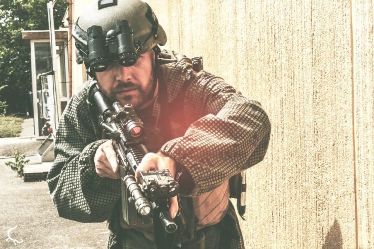 Tactical scenarios: CQB in compressed environments