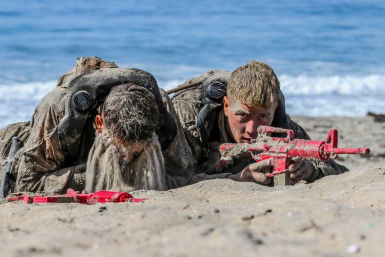 Female Marine becomes the first to pass grueling Marine Recon selection
