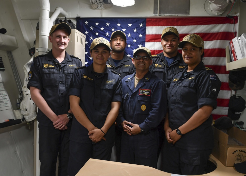 The Pic of the Day: American and New Zealand sailors train together