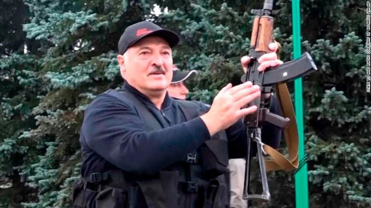 Government crackdown in Belarus continues as protests grow