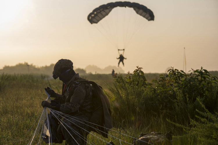 How to Jump Out of a Perfectly Good Airplane the Navy SEAL Way – This Could Save your Life!