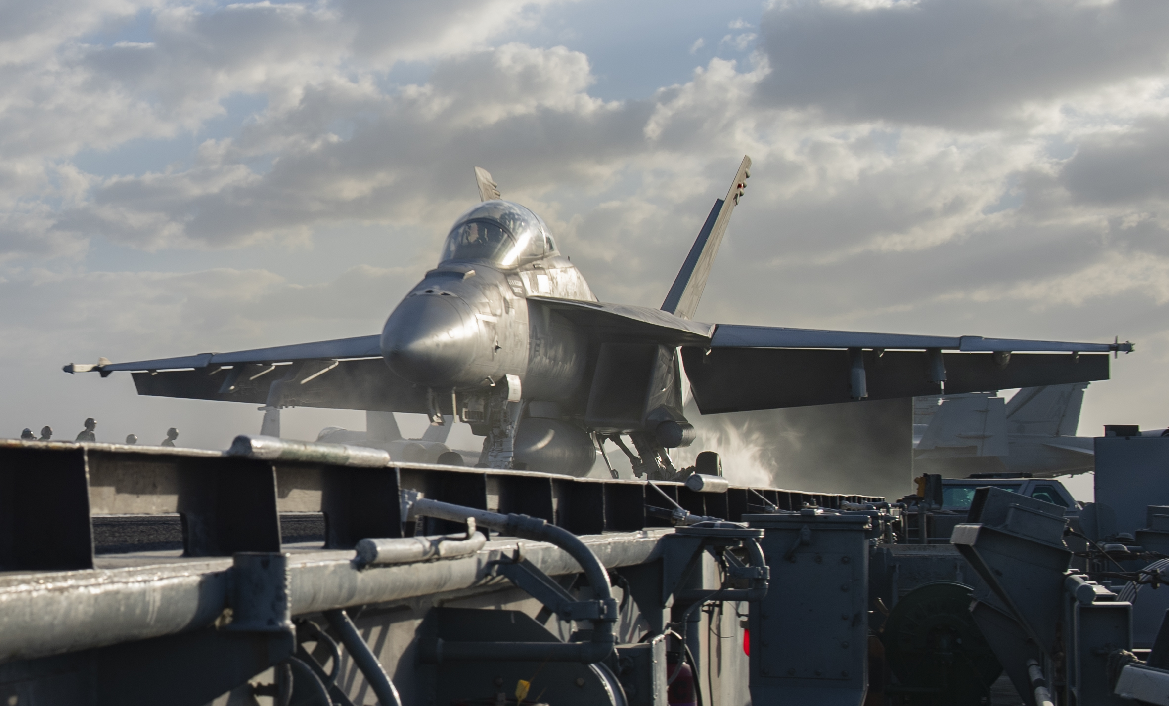 USS Nimitz Fighters are Stirring in the Gulf