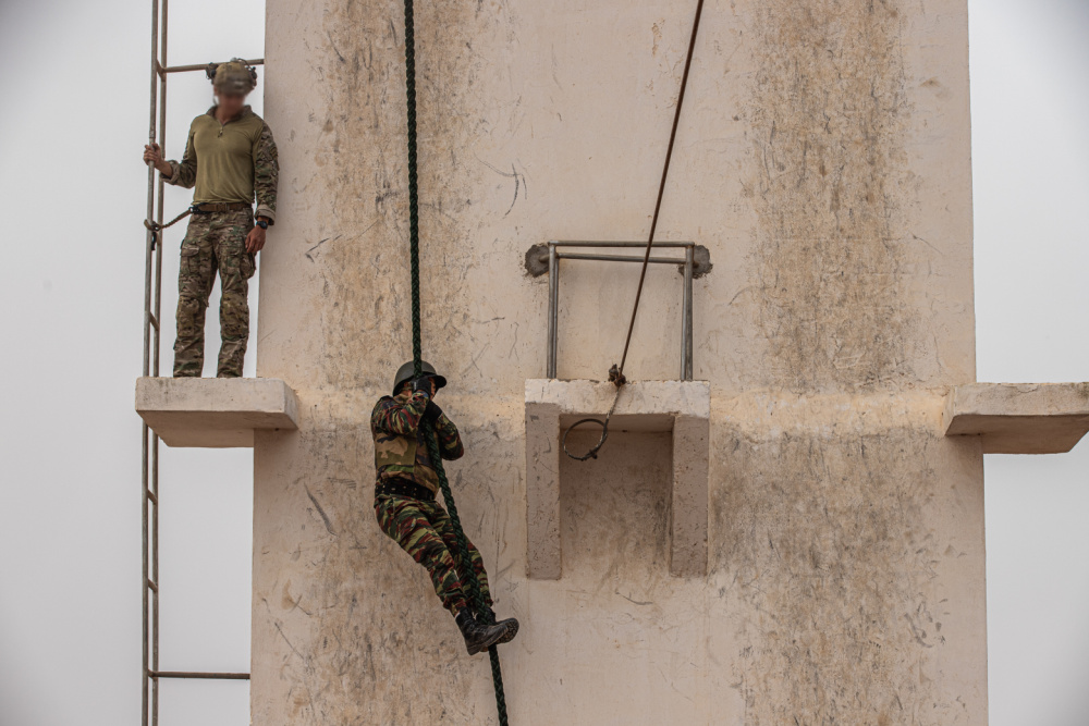 U.S. Army Green Berets from the 19th SFG train Moroccan troops on the techniques of fast-roping during African Lion 2021