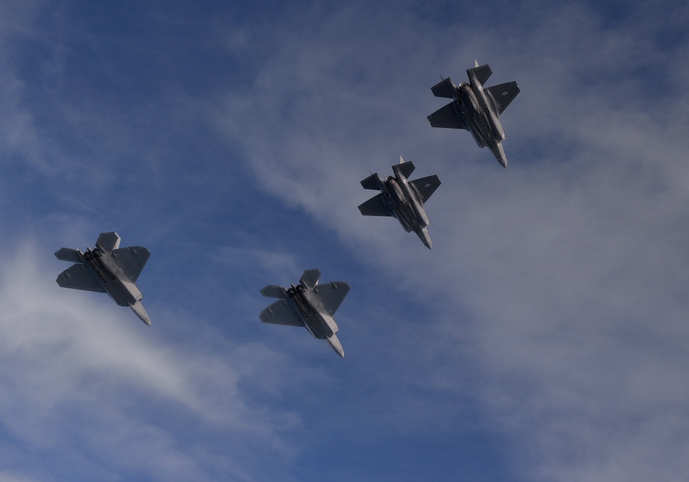F-22 Raptors