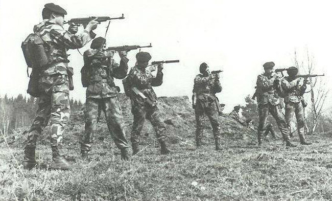 Czechoslovakian soldiers Skorpion