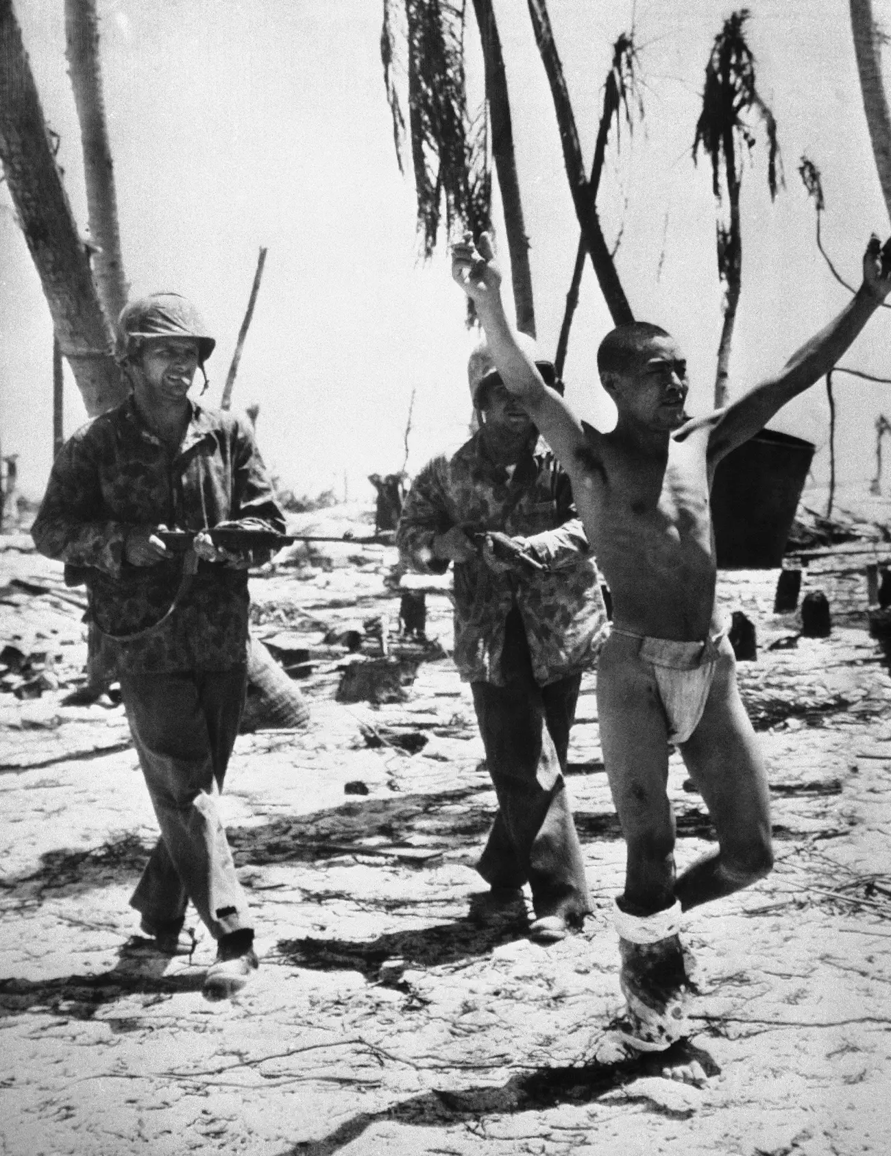 Japanese prisoner Battle of Tarawa