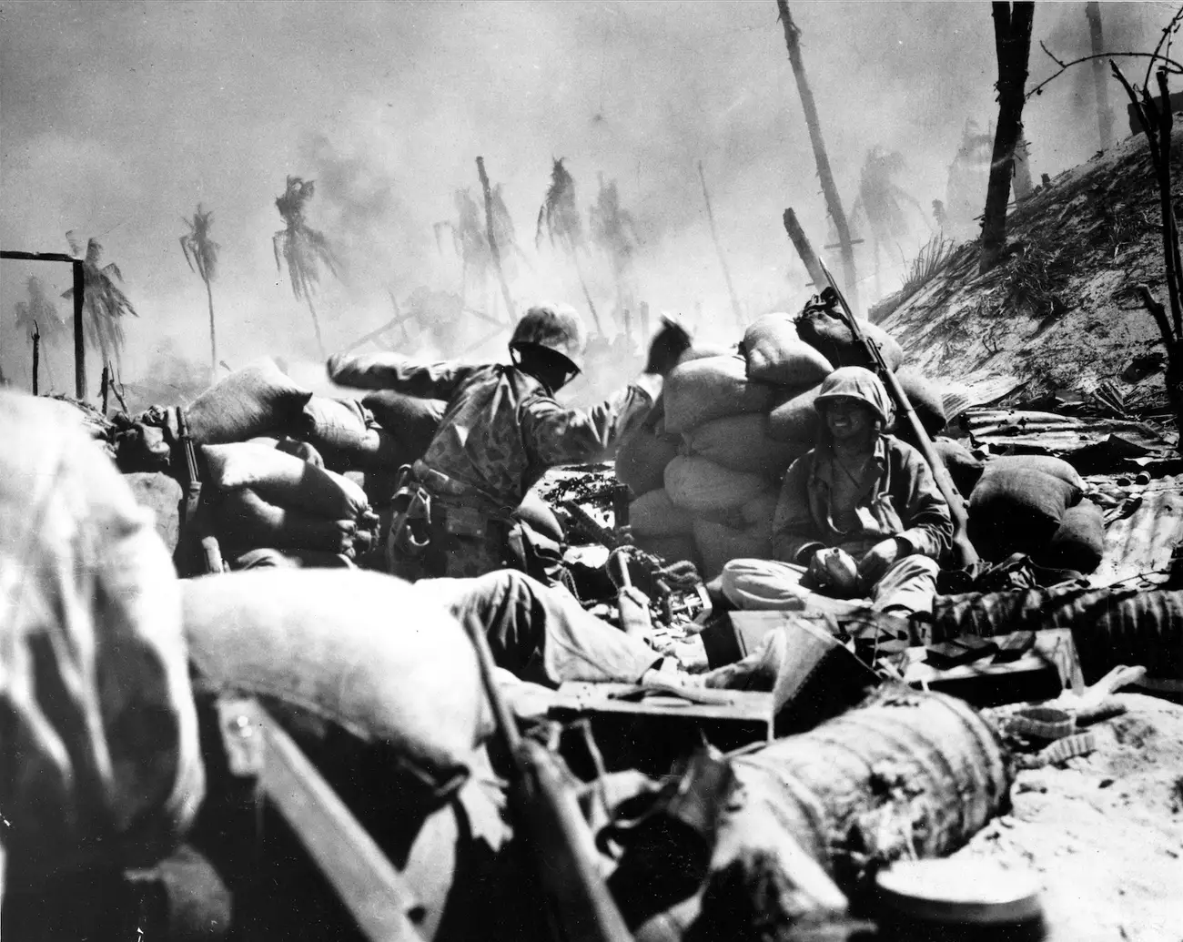 Marines Battle of Tarawa throw grenade