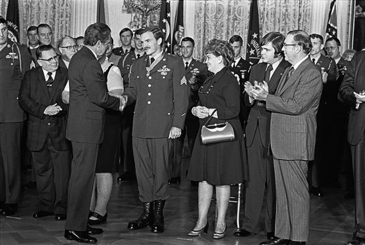 Gary Beikirch, Green Beret, Medal of Honor, Dies of Cancer at 74 