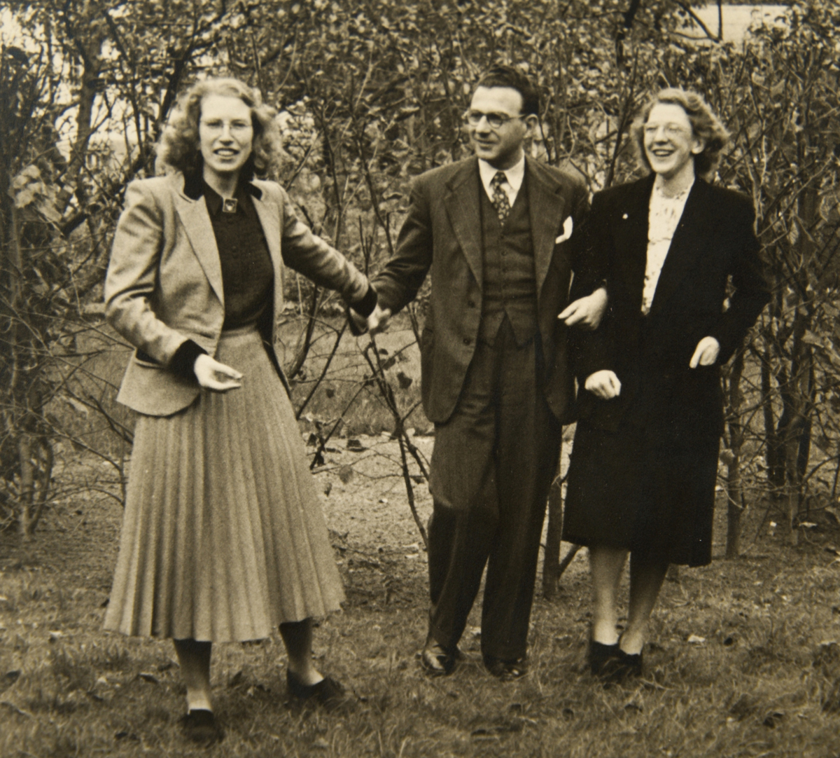 Left to right: Grete, Nicky, Kirsten - Grete’s sister, after their wedding in Vejle, Denmark in 1948 (Sir Nicholas Winton Official Website). Source: https://www.nicholaswinton.com/post-1950