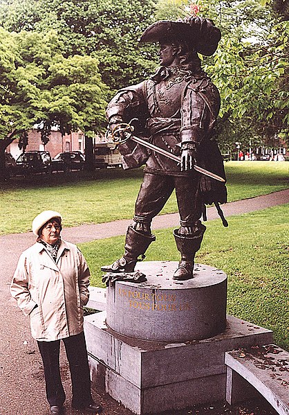 Statue of Charles de Batz de Castelmore d'Artagnan
