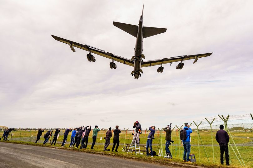 A United States Air Force (USAF) B-52 bomber landing at RAF Fairford (Wiltshire Live). Source: https://www.wiltshirelive.co.uk/news/wiltshire-news/gallery/raf-fairford-pictures-american-b-6637722