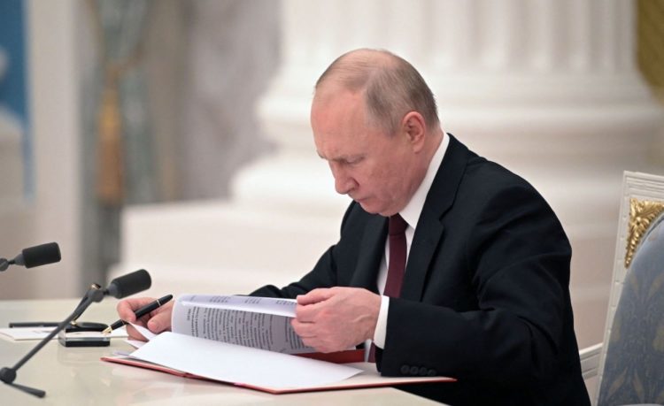 Putin Moves To Occupy Break Away Regions Seized In 2014