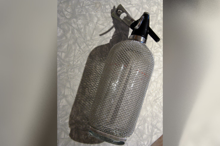 How The Israelis Used Seltzer Bottles To Win Their Independence