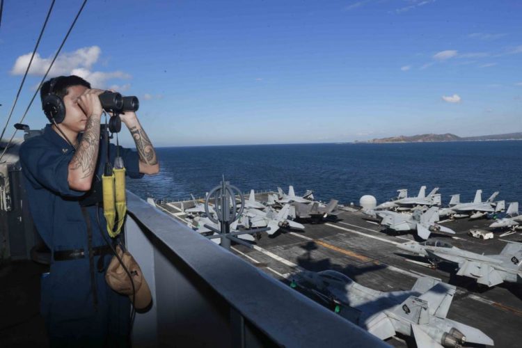 USS Abraham Lincoln, USS Miguel Keith Conduct Operations in South China Sea