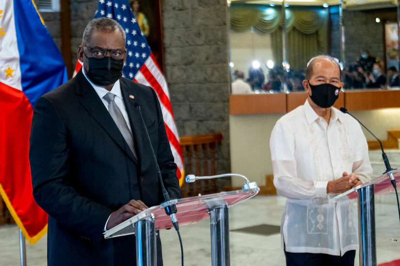 Secretary of Defense Lloyd J. Austin III with Philippine national defense secretary Delfin Lorenzana discussing the Visiting Forces Agreement in 2021 (US Department of Defense). Source: https://www.defense.gov/News/News-Stories/Article/Article/2713638/philippine-president-restores-visiting-forces-agreement-with-us/
