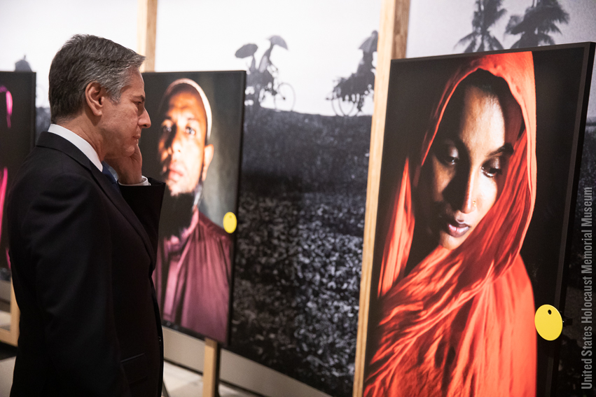 Secretary of State Antony Blinken observing photographs of Rohingya people at the United States Holocaust Museum (Secretary Antony Blinken Twitter Account). Source: https://twitter.com/SecBlinken/status/1506011071999787011