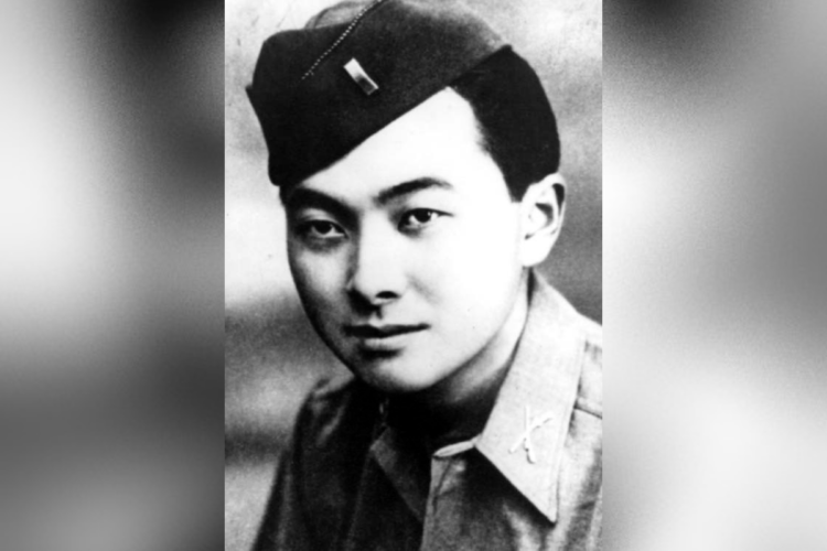 Senator Daniel Inouye, War Hero Who Lost An Arm Fighting The Nazis