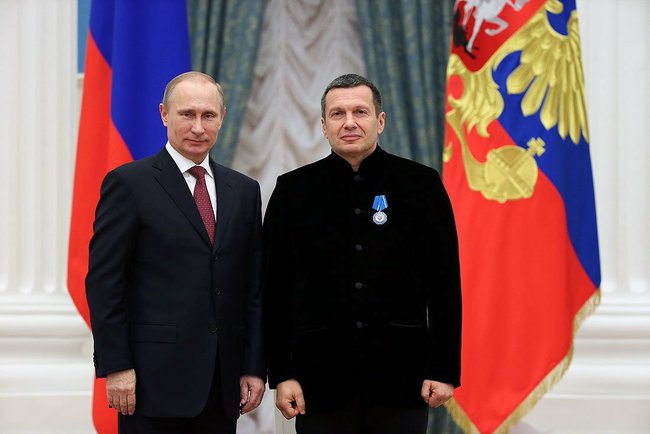Portrait of Russian anchorman Vladimir Rudol'fovich Solovyov with President of Russian Federation Vladimir Putin (Wikimedia Commons). Source: https://commons.wikimedia.org/wiki/File:Vladimir_Rudol%27fovich_Solovyov_and_Vladimir_Putin.jpeg