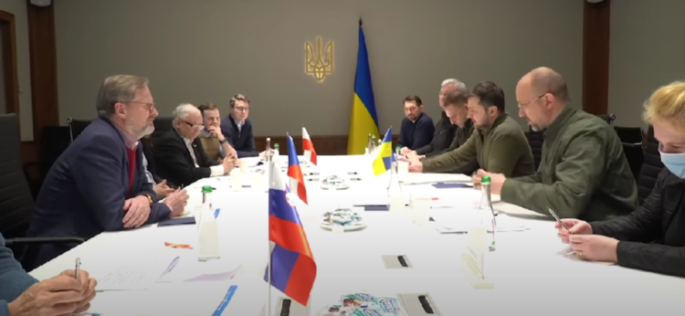 Zelensky Met With Polish, Slovenian, and Czech PMs As Bombing Kyiv Continues