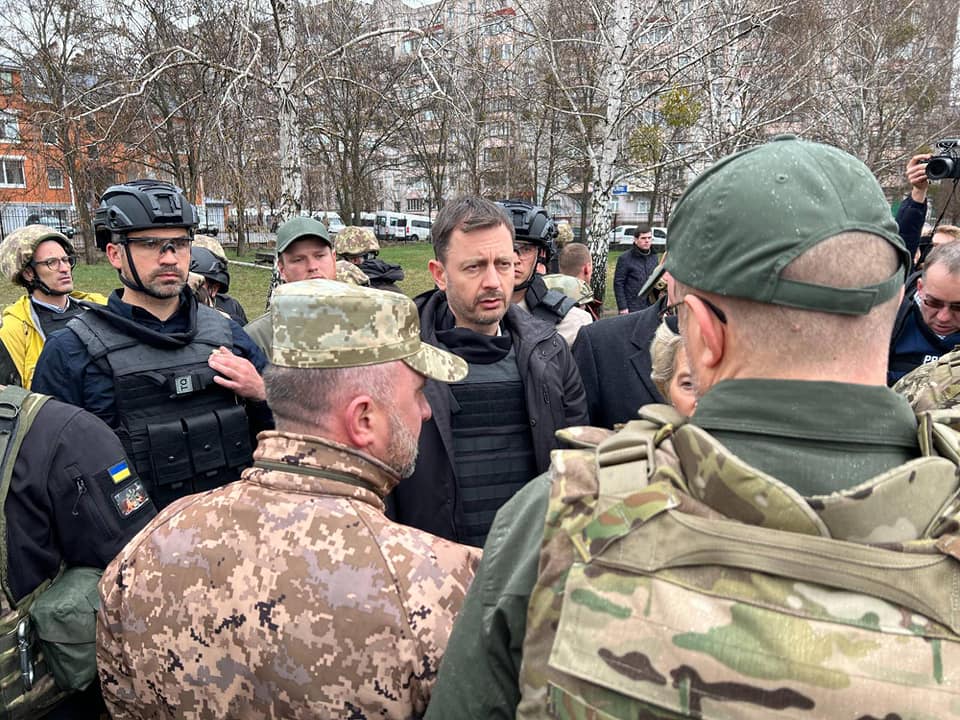 Slovakian Prime Minister Eduard Heger visiting Bucha (Prime Minister Eduard Heger). Source: https://www.facebook.com/premier.sr/posts/532974688392587
