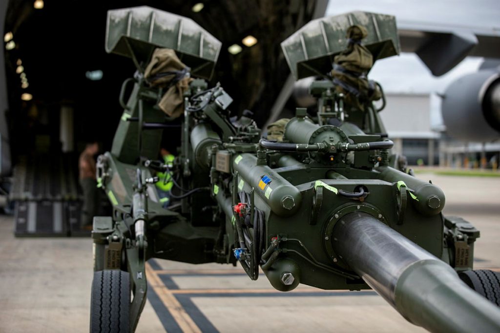 A close-up view of one of the M777 howitzer bound for Ukraine (Australian Defense Ministry via Defense Brief). Source: https://defbrief.com/2022/04/27/australia-sends-m777-155mm-howitzers-to-ukraine/