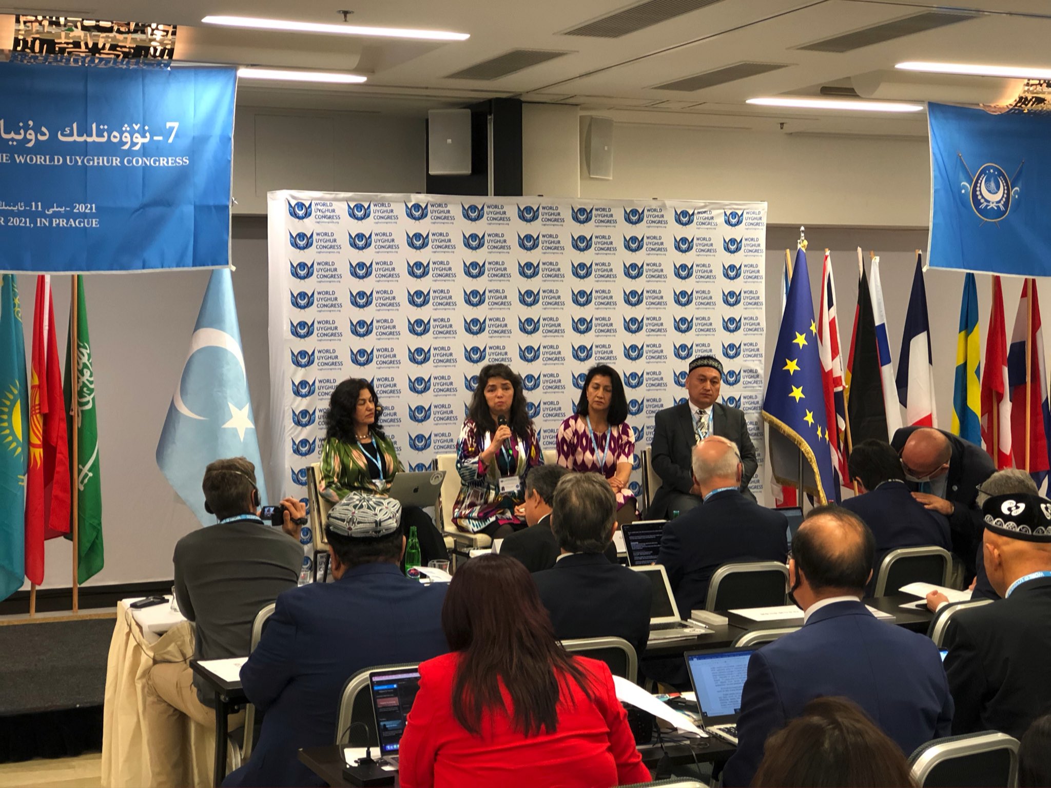 Gulbahar Haitiwaji, Qelbinur Sidiq and Omer Bekali in 2021 (Ilham Tohti Initiative). Source: https://twitter.com/IlhamTohtiInit1/status/1459122548826951682