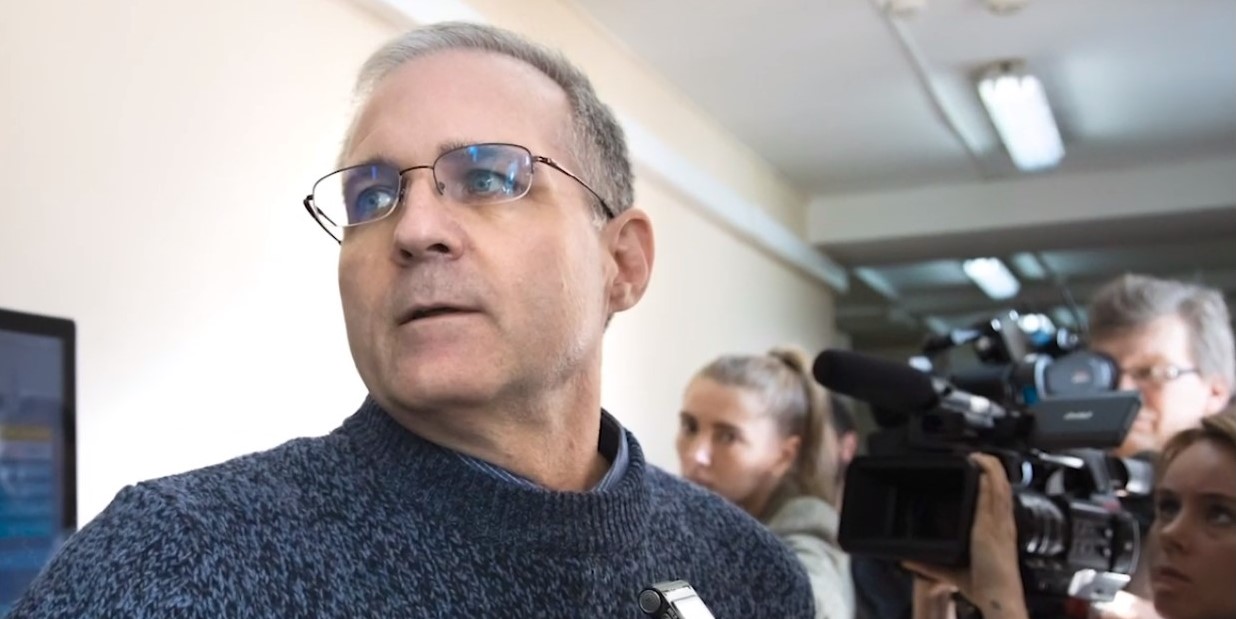 Paul Whelan imprisoned in Russia, screenshot from video of the U.S. Embassy & Consulates in Russia (U.S. Embassy & Consulates in Russia, Public domain, via Wikimedia Commons). Source: https://commons.wikimedia.org/wiki/File:Paul_whelan_imprisoned_in_russia.jpg