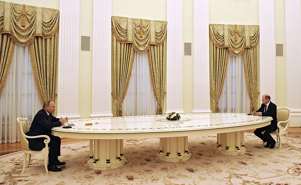 President of Russia Vladimir Putin at a meeting Federal Chancellor of Germany Olaf Scholz in the Kremlin in Moscow (Kremlin.ru, CC BY 4.0 , via Wikimedia Commons). Source: https://commons.wikimedia.org/wiki/File:Putin-Scholz_meeting.jpg