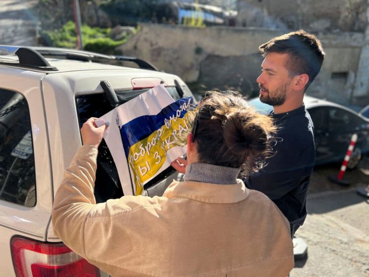 Underground Network of Russian Civilians Is Helping Ukrainian Refugees Escape War