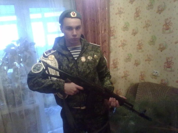 Russian soldier Kirill Kryuchkov (Aric Toler). Source: https://twitter.com/AricToler/status/1522199158672830464?ref_src=twsrc%5Etfw%7Ctwcamp%5Etweetembed%7Ctwterm%5E1522199158672830464%7Ctwgr%5E%7Ctwcon%5Es1_&ref_url=https%3A%2F%2Fwww.moneycontrol.com%2Fnews%2Ftrends%2Fthis-russian-soldier-painted-his-instagram-handle-on-a-civilians-house-in-ukraine-8464771.html