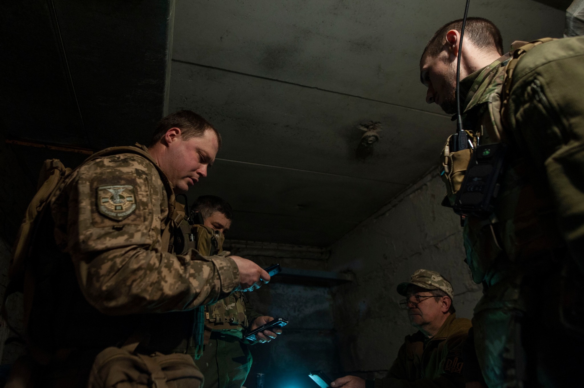 Soldiers of Ukrainian 93rd Mechanized Brigade, supported by the volunteer battalion Carpathian Sich, on the frontline in Kharkiv (MilitaryLand.net). Source: https://twitter.com/Militarylandnet/status/1521237616624115719