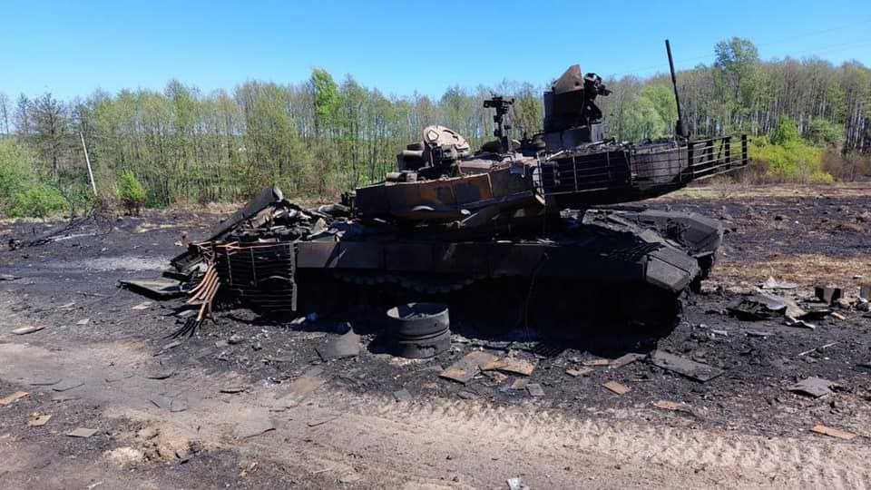Destroyed Russian T-90M in Izyum (The Dead District). Source: https://twitter.com/TheDeadDistrict/status/1522855980022775808