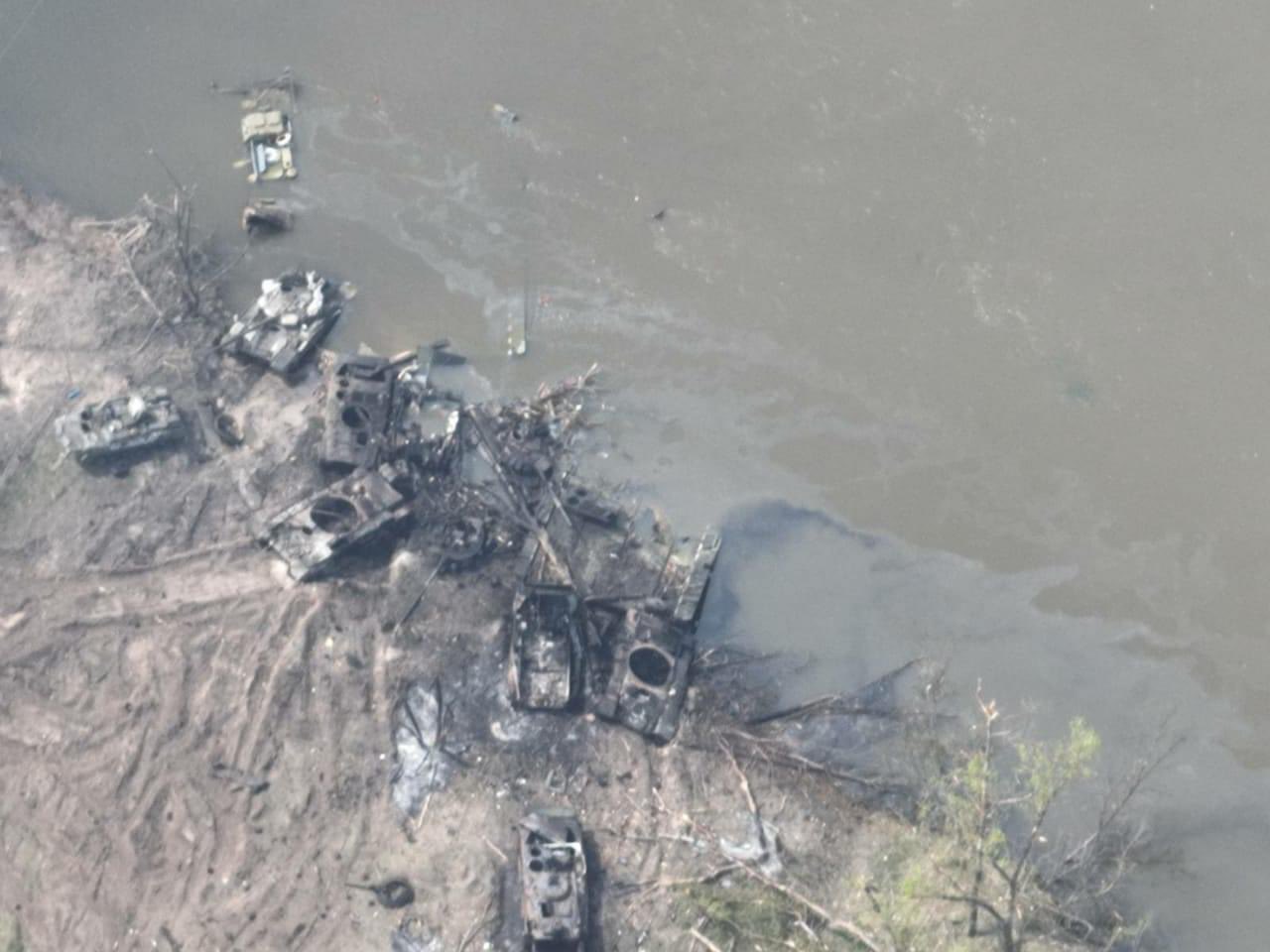 A number of Russian tanks and armored vehicles destroyed in a failed river crossing in Donbas (Blue Sauron). Source: https://twitter.com/Blue_Sauron/status/1524406832890064901