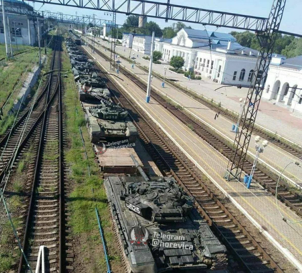 Russian T-72 tanks arriving in Melitopol (Rob Lee). Source: https://twitter.com/RALee85/status/1531002707716235267